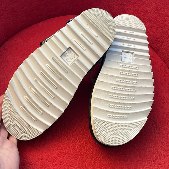 Doc Martens - Picture 7 of 12